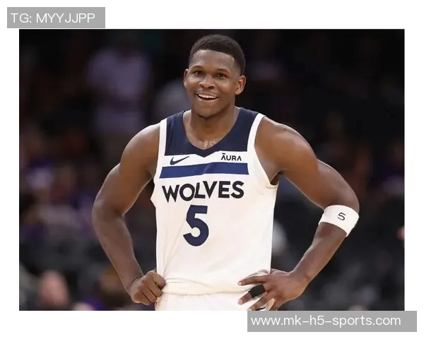 爱德华兹表现出色第三节独揽15分助球队轻松取胜19投9中斩获25分7篮板5助攻